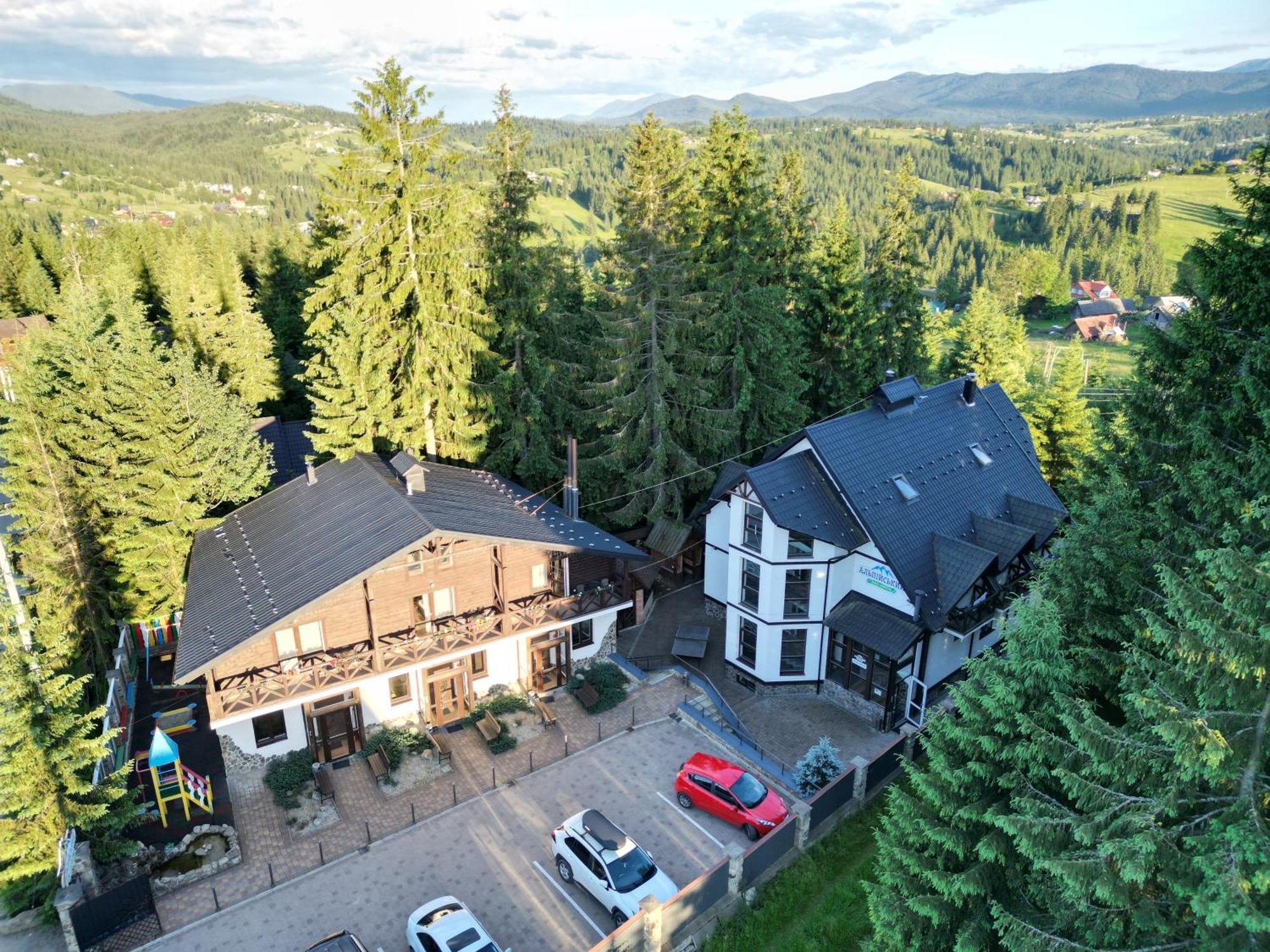 Alpiyskiy Jablunytsja Exteriör bild