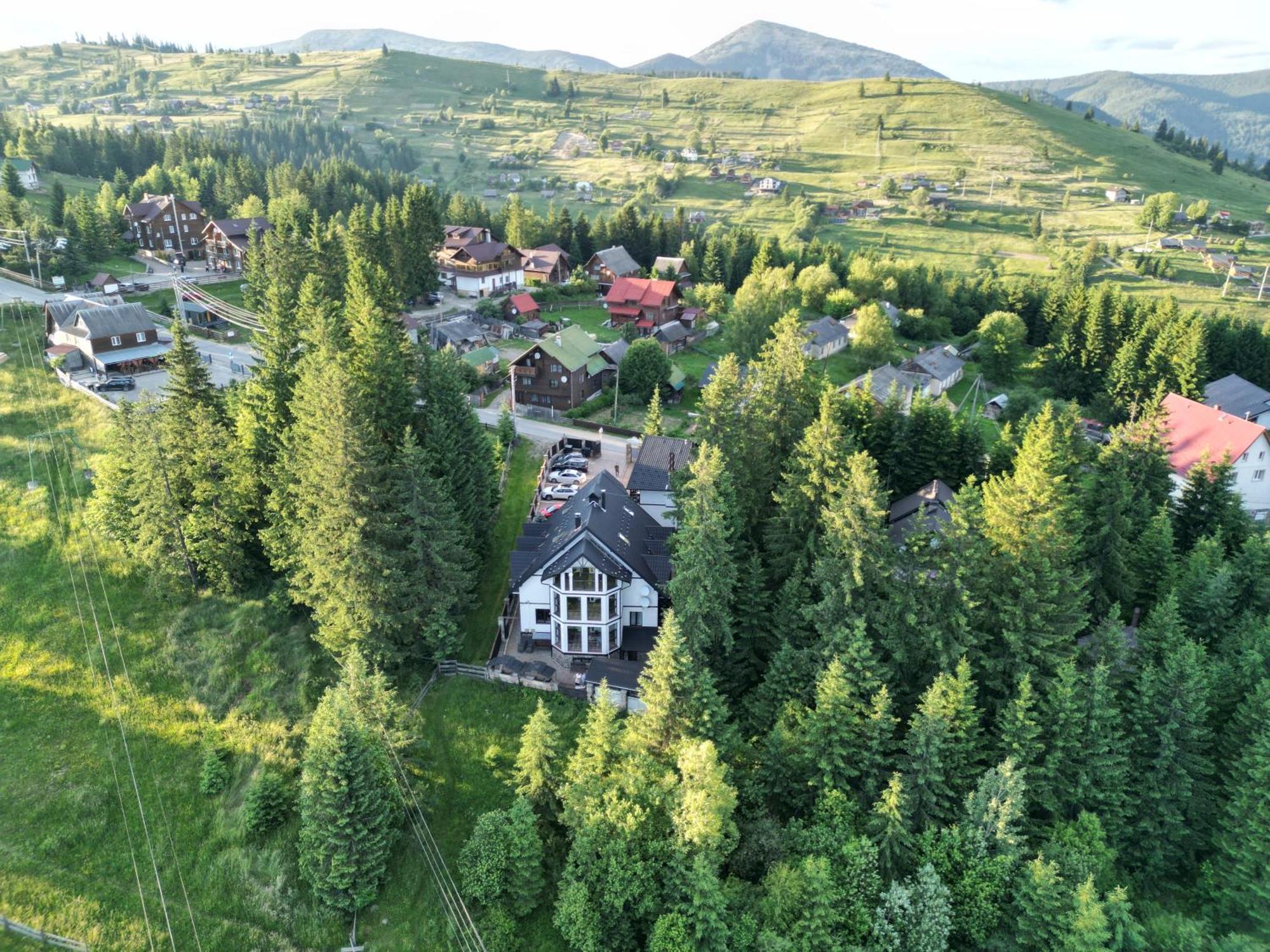 Alpiyskiy Jablunytsja Exteriör bild